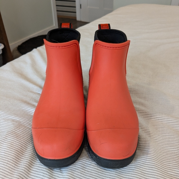 UGG Droplet Rain Boot - Picture 4 of 8